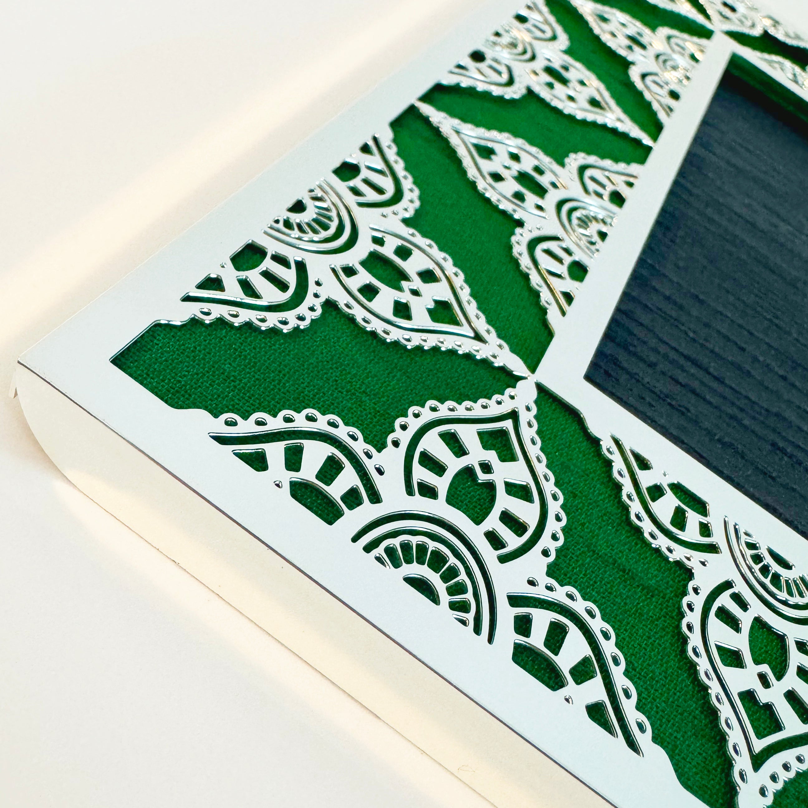 Emerald Green Paisley Silver Photo Frame (5R)