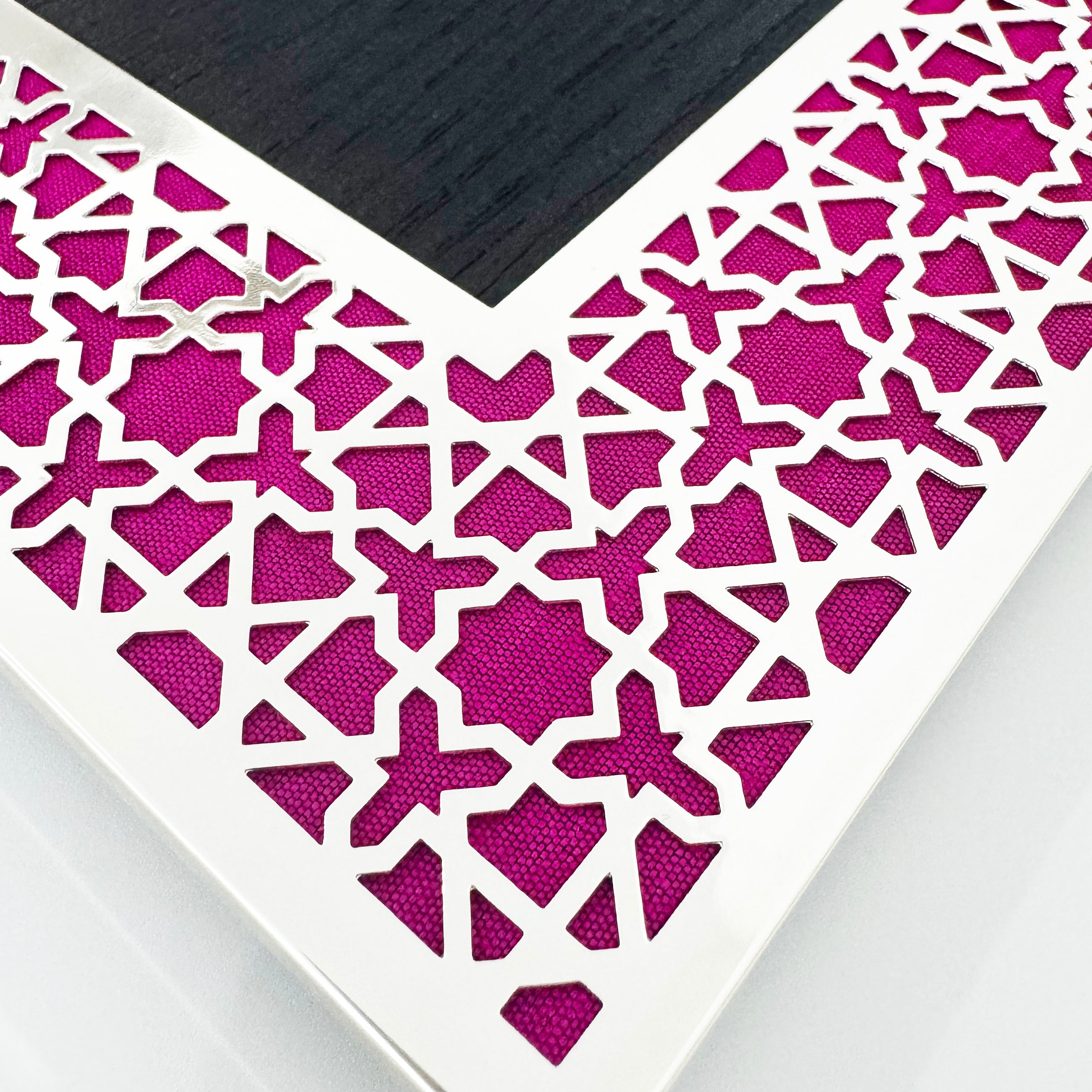 Fuchsia Pink Arab Silver Photo Frame (5R)